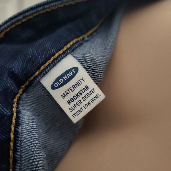 ❤️Host Pick❤️Rockstar Maternity Super Skinny Distressed Jeans - Picture 8 of 9